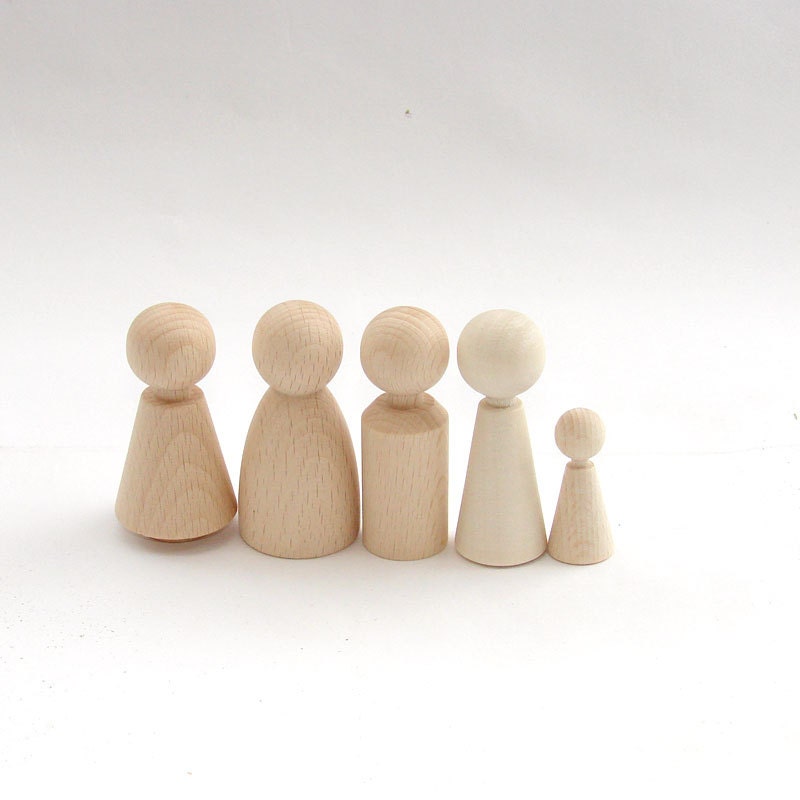 Waldorf Family wooden dolls of 5 ecofriendly party wedding favors 6 cm - 3.7 cm, natural beige and pastel