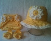 Daisy Crochet Spring/Summer 4-Piece Set - Sunhat, Diaper Cover, Strappy sandals - Newborn Photo Prop - Ready To Ship
