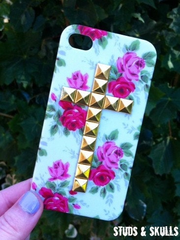 Pink Vintage Rose Gold Cross Studded Matte iPod Touch 5th Generation Case