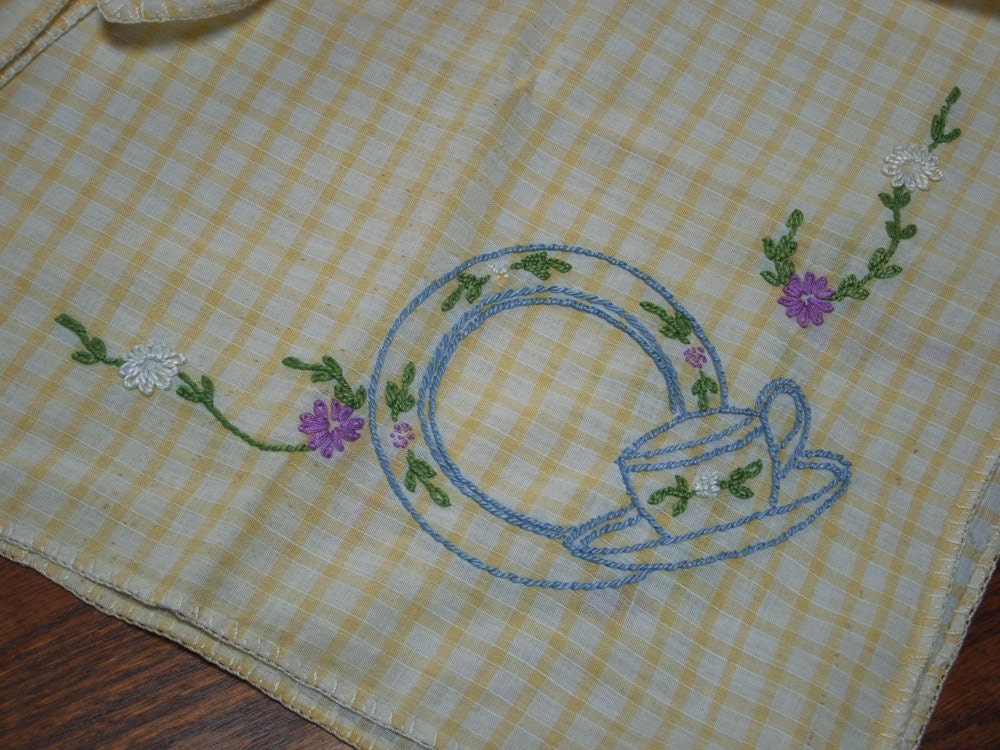 Vintage 1930s Yellow Check Fabric / Tea Cup Embroidered Corner / destash