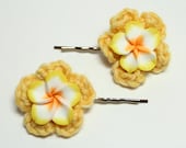 Yellow plumeria bobby pins. Flower hair accessories. Yellow crochet hair pins.