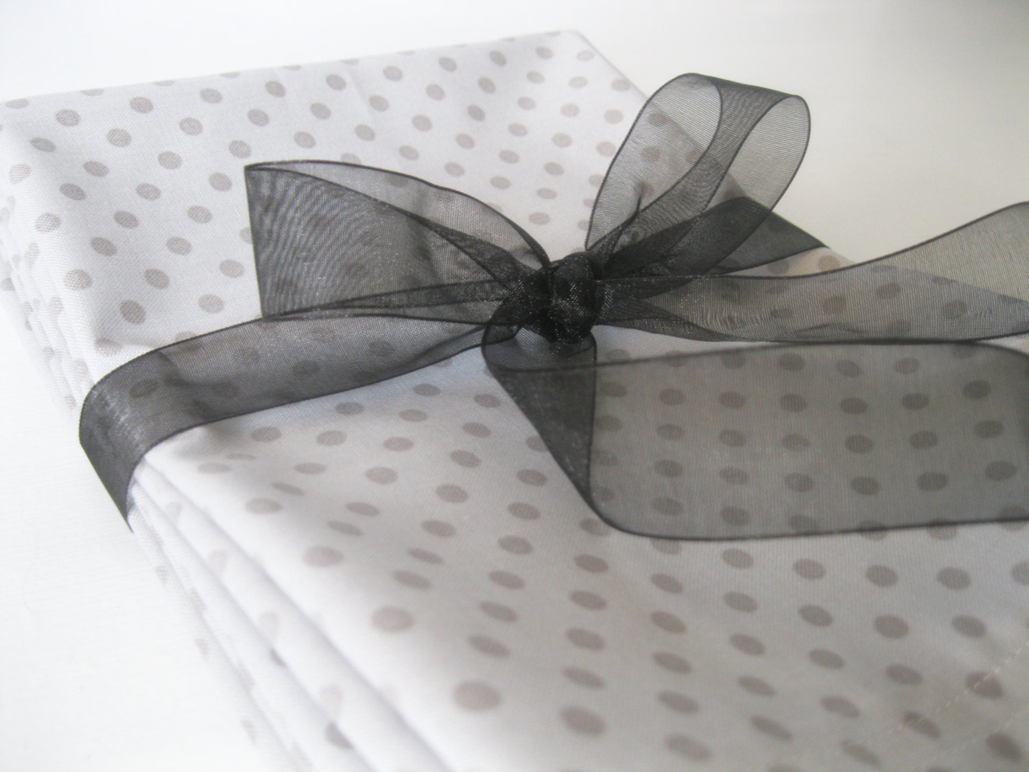 Trendy Polka Dot Napkins - Handmade Cloth Dinner Napkins - Set of 4 Everyday Napkins - Housewarming Gift - Hostess Gift