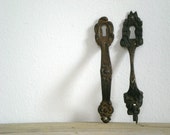 VINTAGE drawer pull, antique dresser drawer handle, supplies, brass hardware, Art Nouveau - viadeinavigli