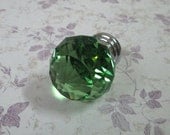 Green Glass Knobs Pull / Modern Chic Crystal Knob Shabby Cottage / Kitchen Furniture Decorative Cabinet Dresser Handle Pulls