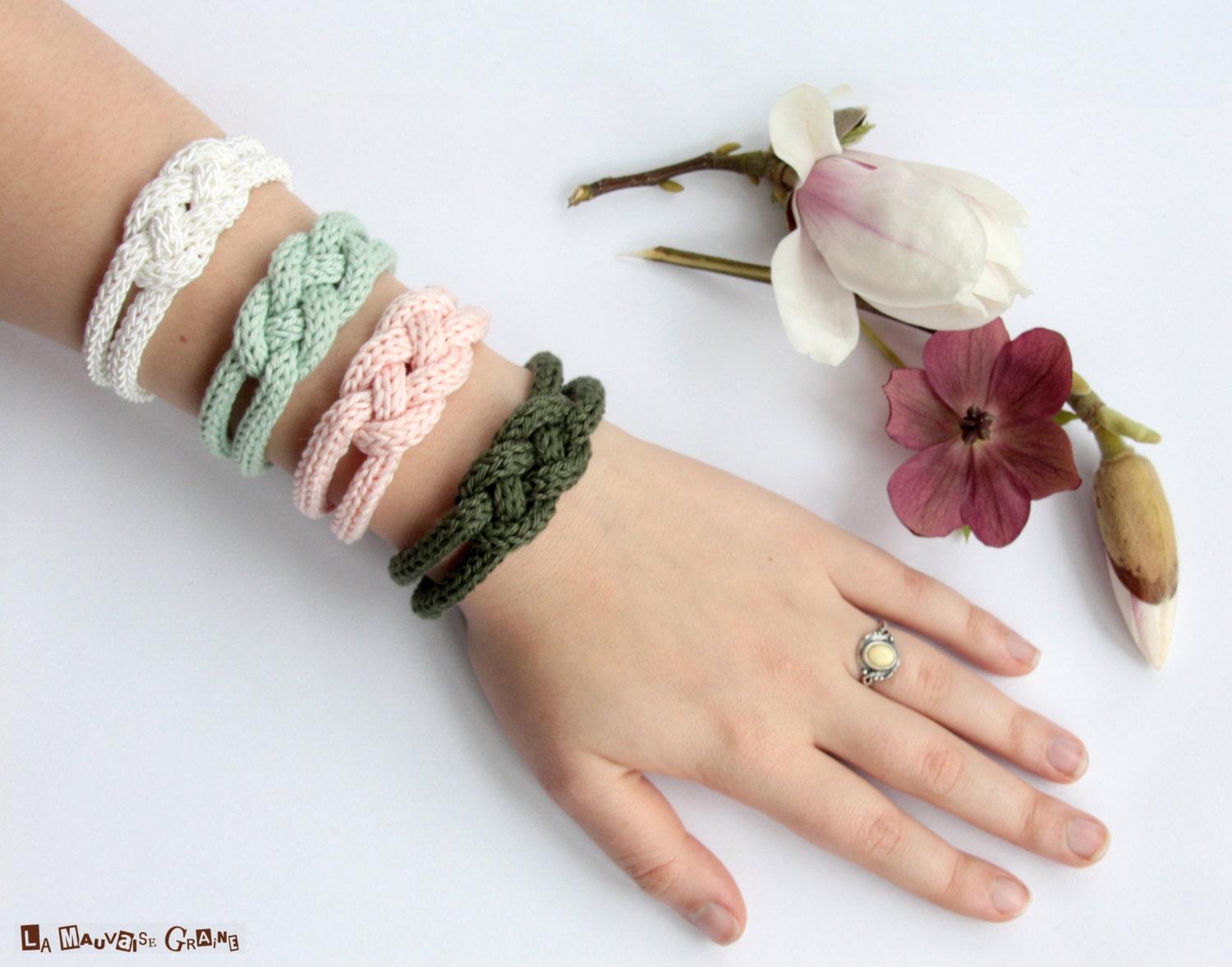 French knitted cotton bracelet - "Shabby chic"