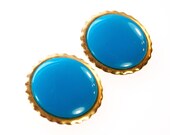 Vintage Flower Button Earrings, Turquoise Aqua Blue Lucite Plastic, Gold Tone Metal, Clip-ons, 1950s 1960s Mad Men, Spring Summer Jewelry
