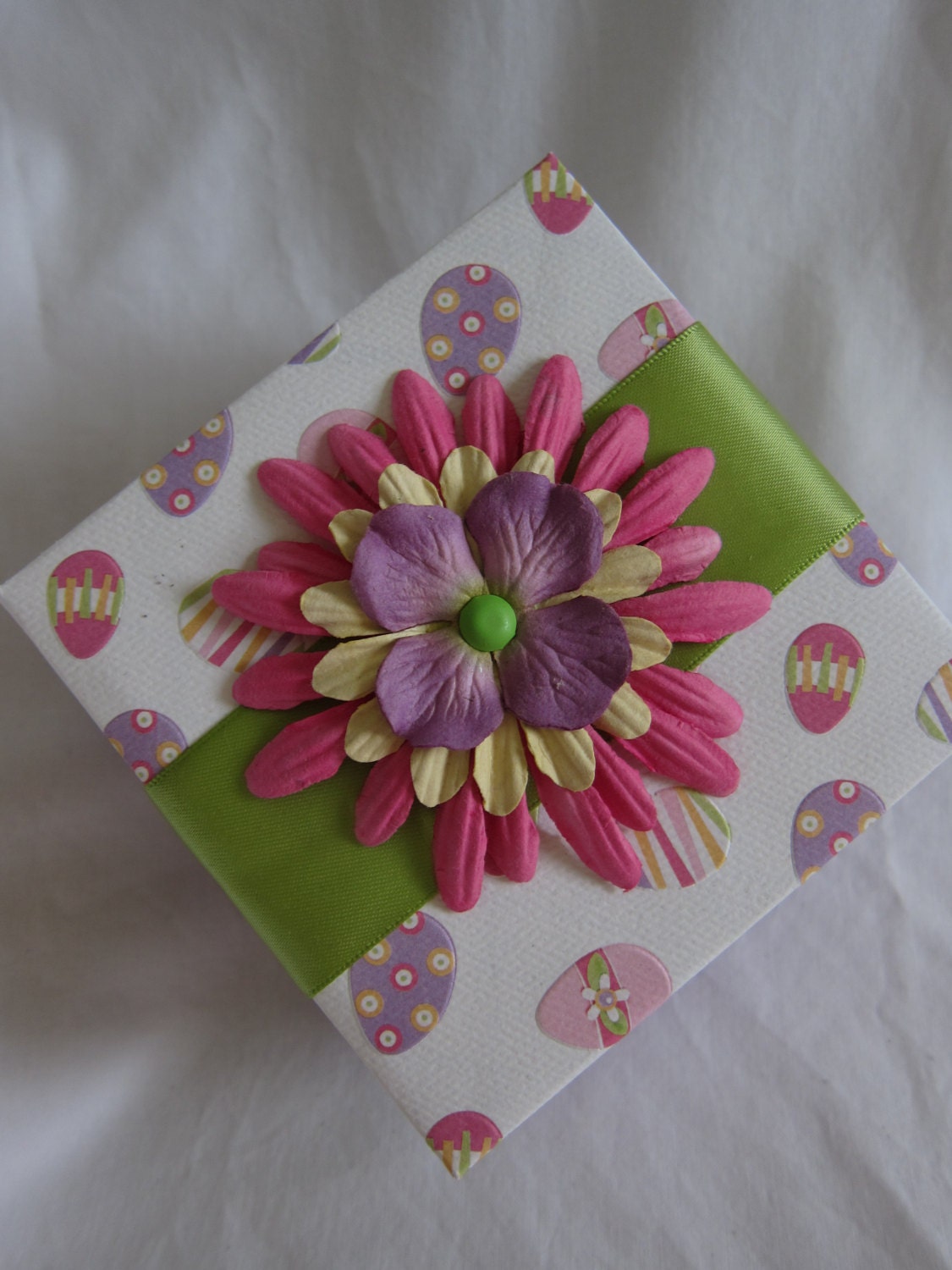 Easter gift box - Handmade - paper gift box - Easter eggs - Mom - flower - home decor - keepsake - purple - green