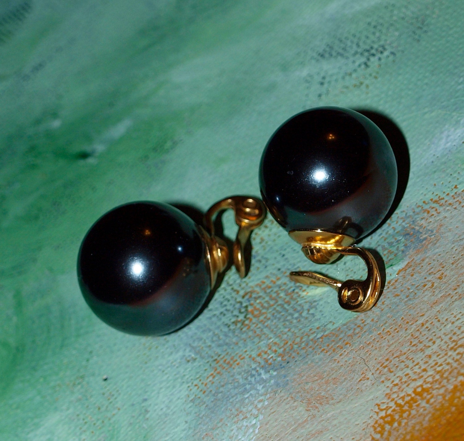 Vintage Signed Monet Globe Comfort Clip Slate Colored Earrings -- 0071