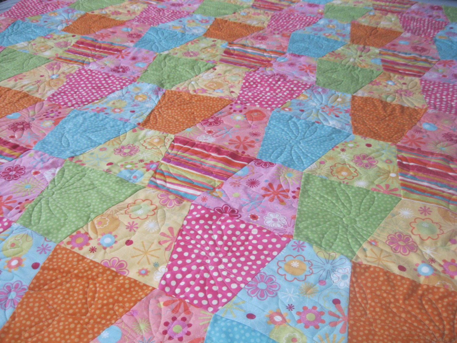 Bright Tumbler Throw Quilt - 50" x 64"