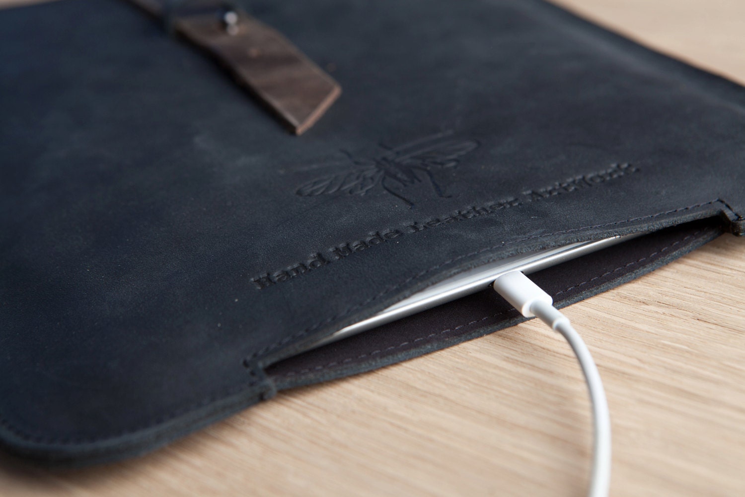 iPad Case, black leather iPad Cover, iPad 2/3 Sleeve, padded tablet cover, minimalist design, quality leather, for men / women, gift for him