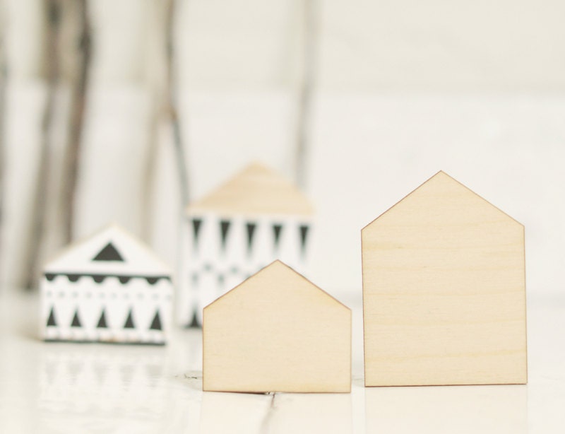 SET of 2 pcs - wooden houses, house shape, natural wood, ready to decorate,unpainted,make your own jewelry, DIY