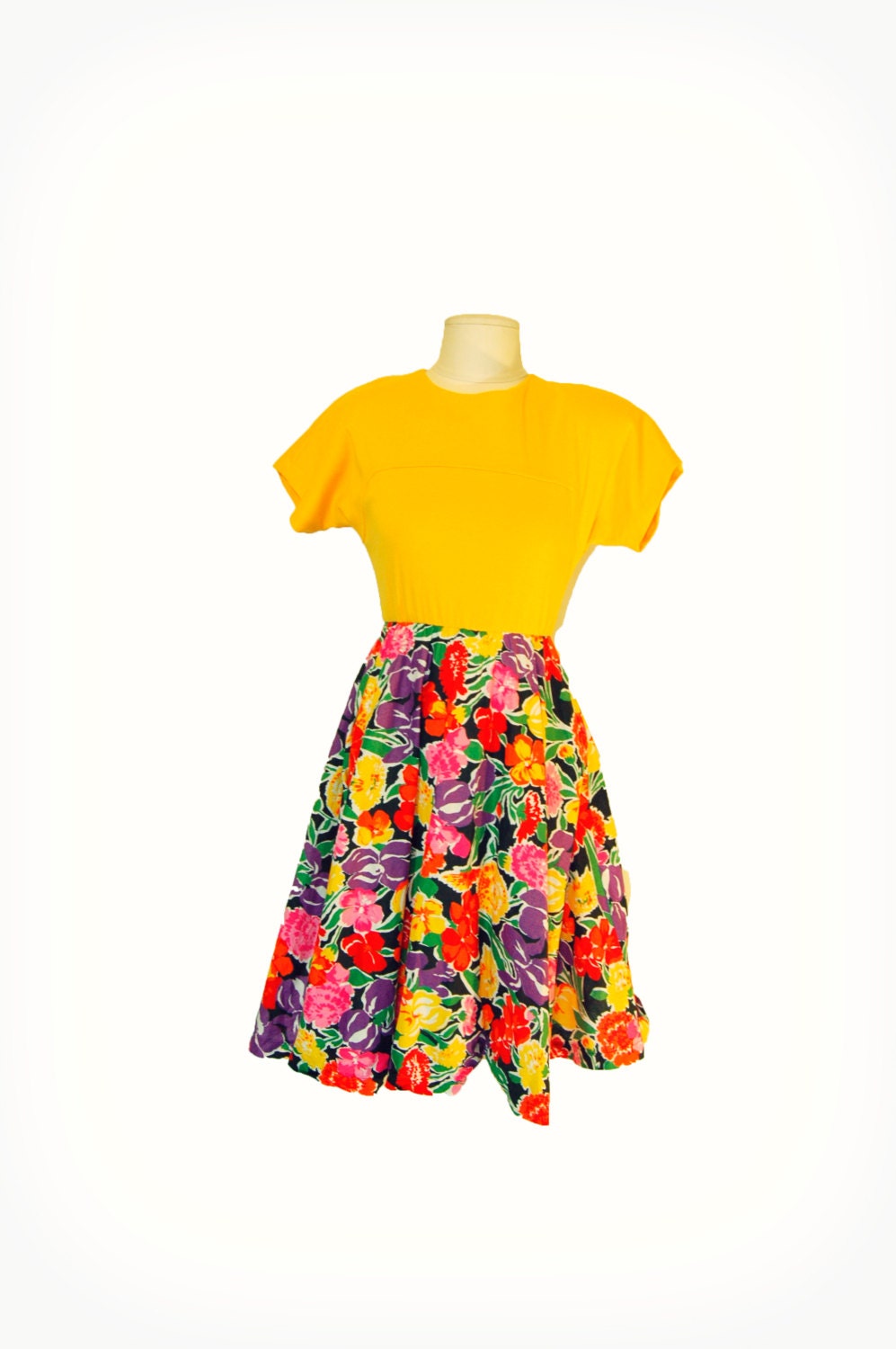 Yellow Tshirt Floral Dress Full Skirt Short Sleeve 1980s 80s 70s small xs retro kitsch