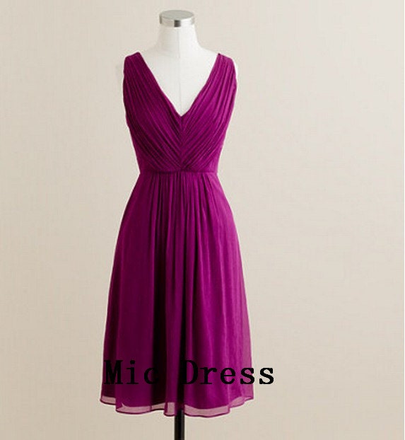 New Arrival V-neck Straps Sleeveless Knee-length Pleated Chiffon Beach Short Evening/Party/Homecoming/cocktail dress/Bridesmaid/Formal Dress