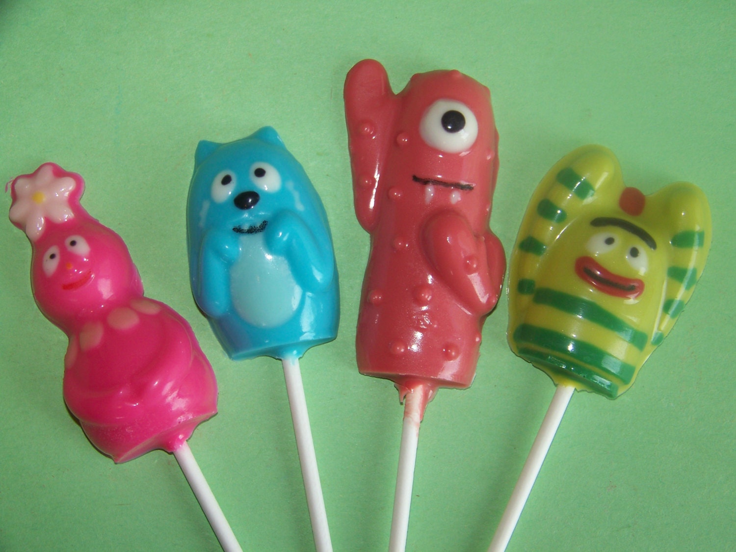 Custom Listing for Karnisha: 4 Pc. Yo Gabba Gabba, 2 dance and HAYLEE