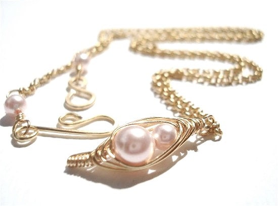 Mother & Daughter personalized necklace in a pink pea pod design - Custom necklace  - Grandmother - Expectant mom - mother of bride
