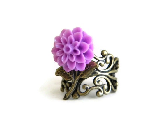 Purple mum flower ring - ArtsyLadyVintage Purple mum flower ring - ArtsyLadyVintage