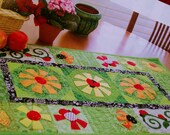 LADYBUGS in my DAISIES 20.5x36.5" quilted Summertime Table Runner or Wall hanging applique pattern for confident beginner -pp248