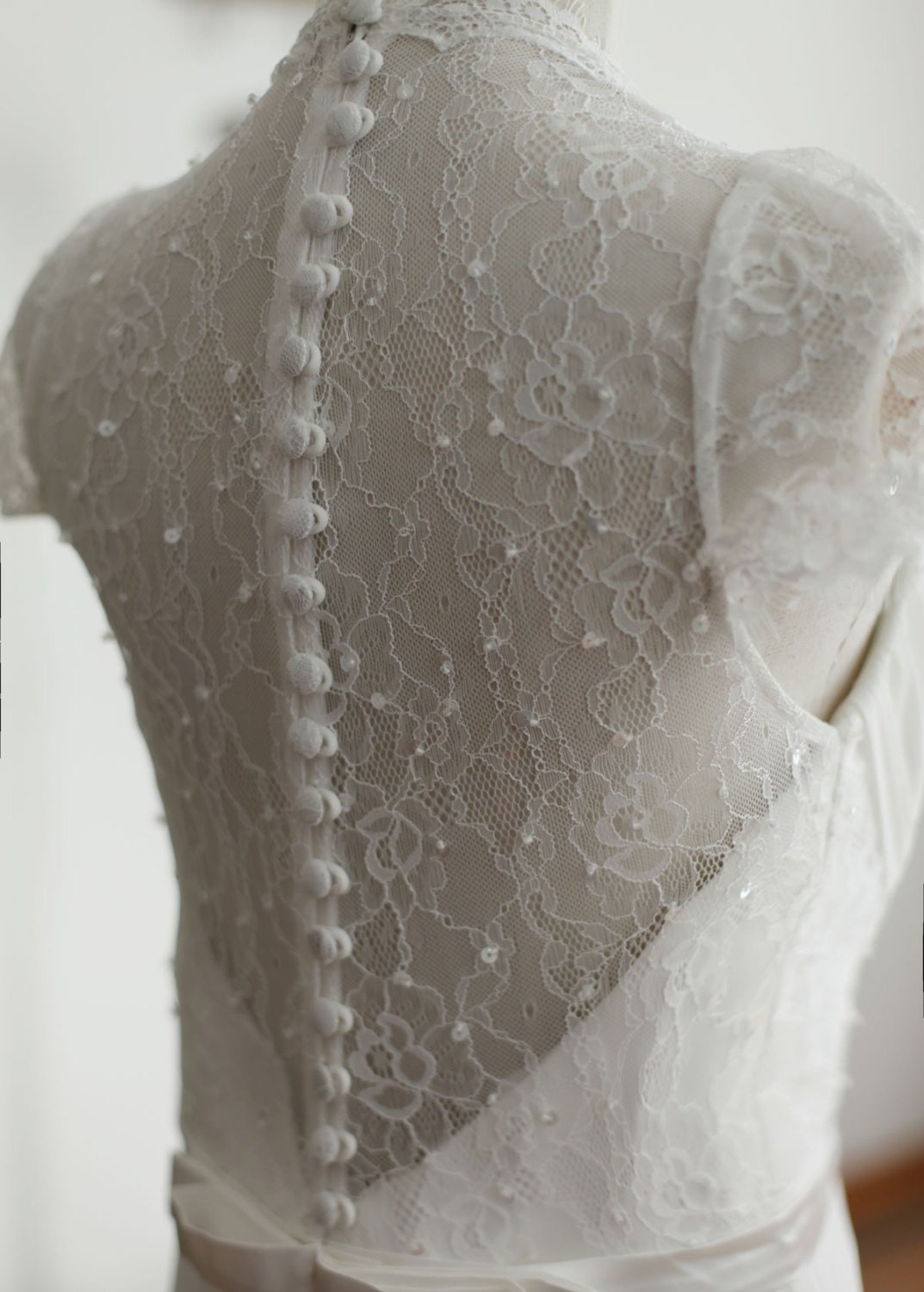 Vintage Inspired Pleated Column Wedding Dress Full Lace Back, Tulip Cap Sleeves & Court Train Bridal Gown Prom Dress Wedding Dress