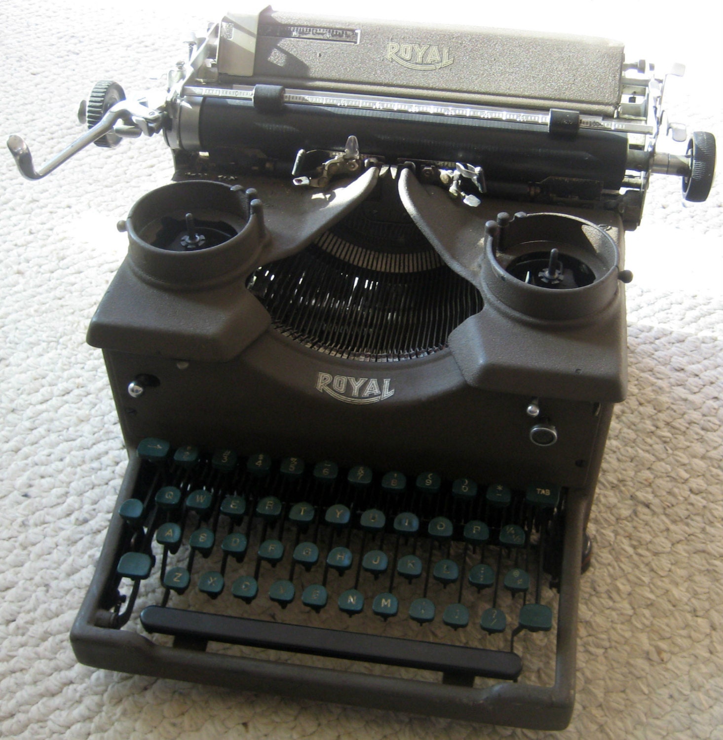 Vintage Royal Model 10 Typewriter Antique 1930's
