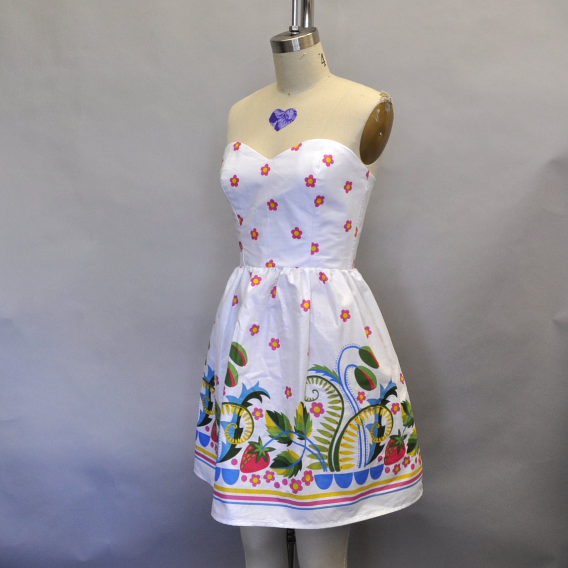 Sweetheart Gathered skirt "Picnic Dress" White with Pink Flower Border Print