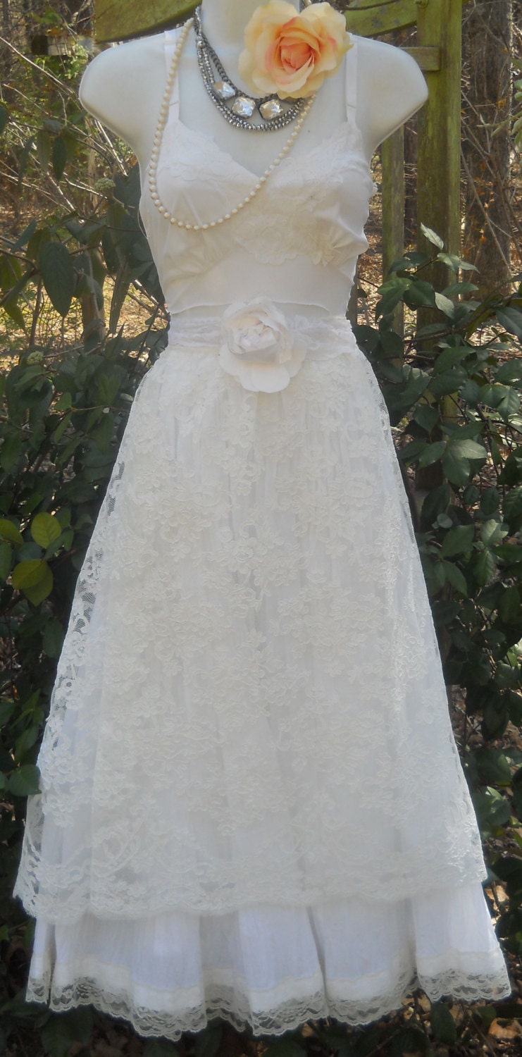 White wedding dress embroidered  lace  bride  romantic small by vintage opulence on Etsy