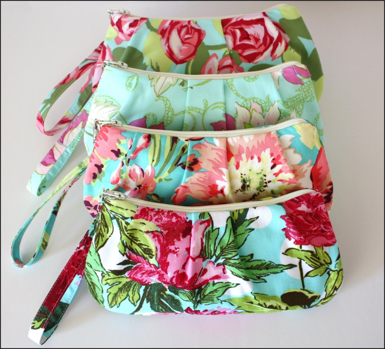 Set of 4 Zip and Go Bridesmaids Wristlets / Clutches