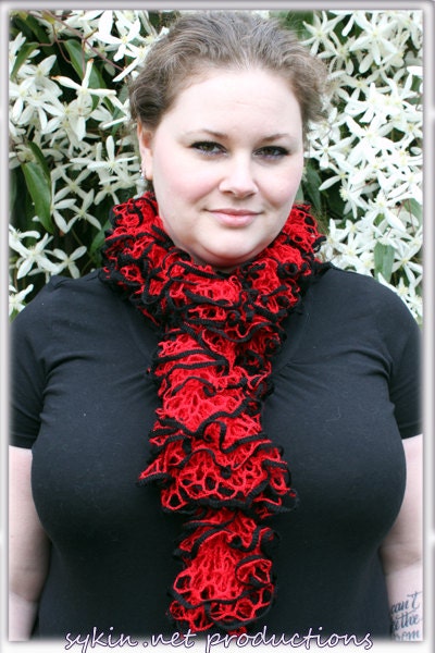 Ruffle Scarf, Starbella Stripes Hotshot, loom knit