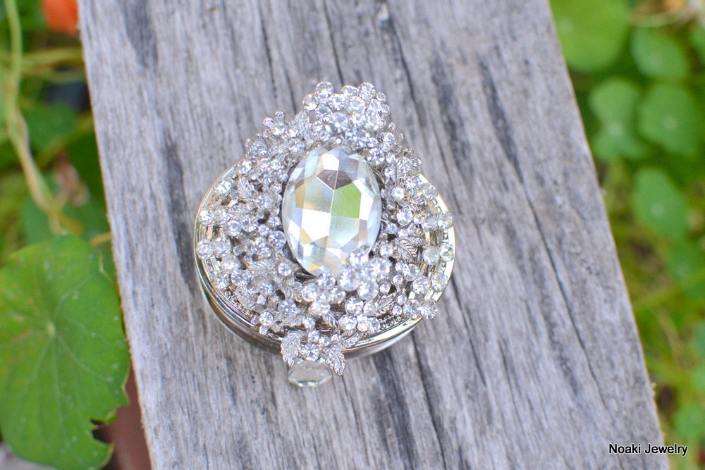Wedding ring box -- ready to ship jewelry box