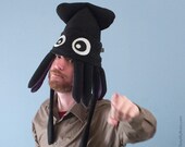 Medium Fleece Squid Hat - Black and Purple