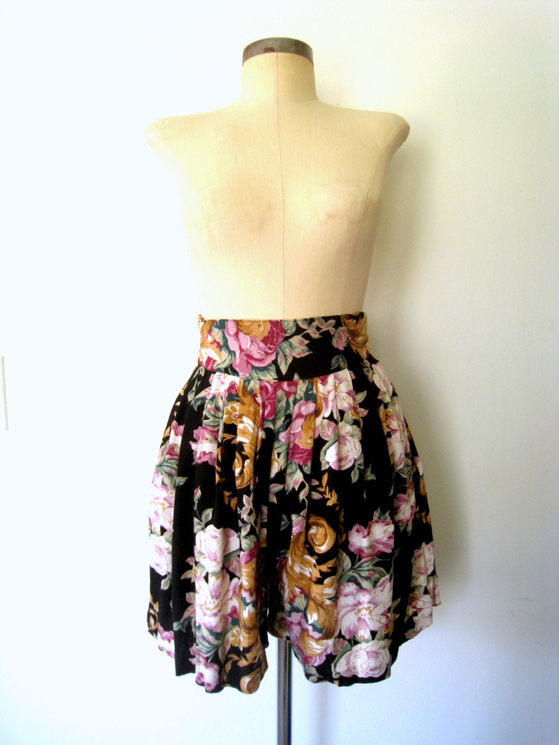 Floral shorts // High Waist Shorts // Pink Roses