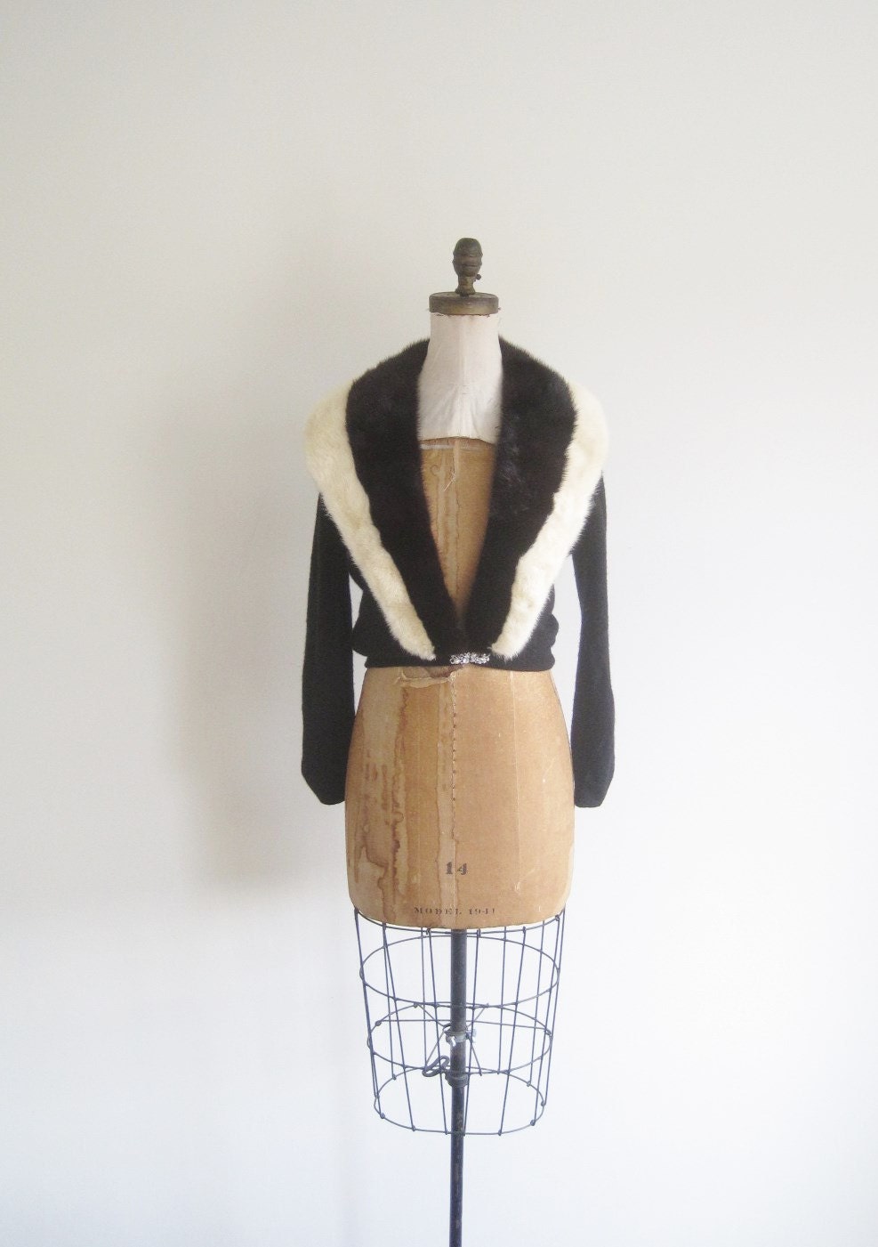1950s sweater / mink collar sweater / SKUNK
