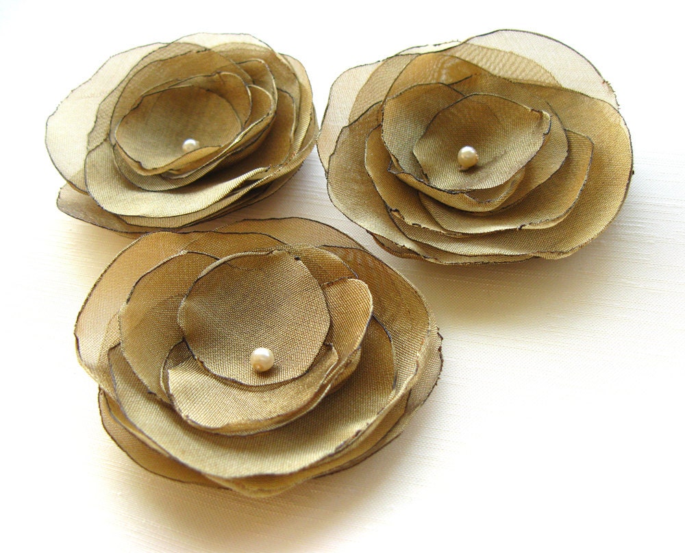 Pear Green Rose Blossoms 3 Flowers