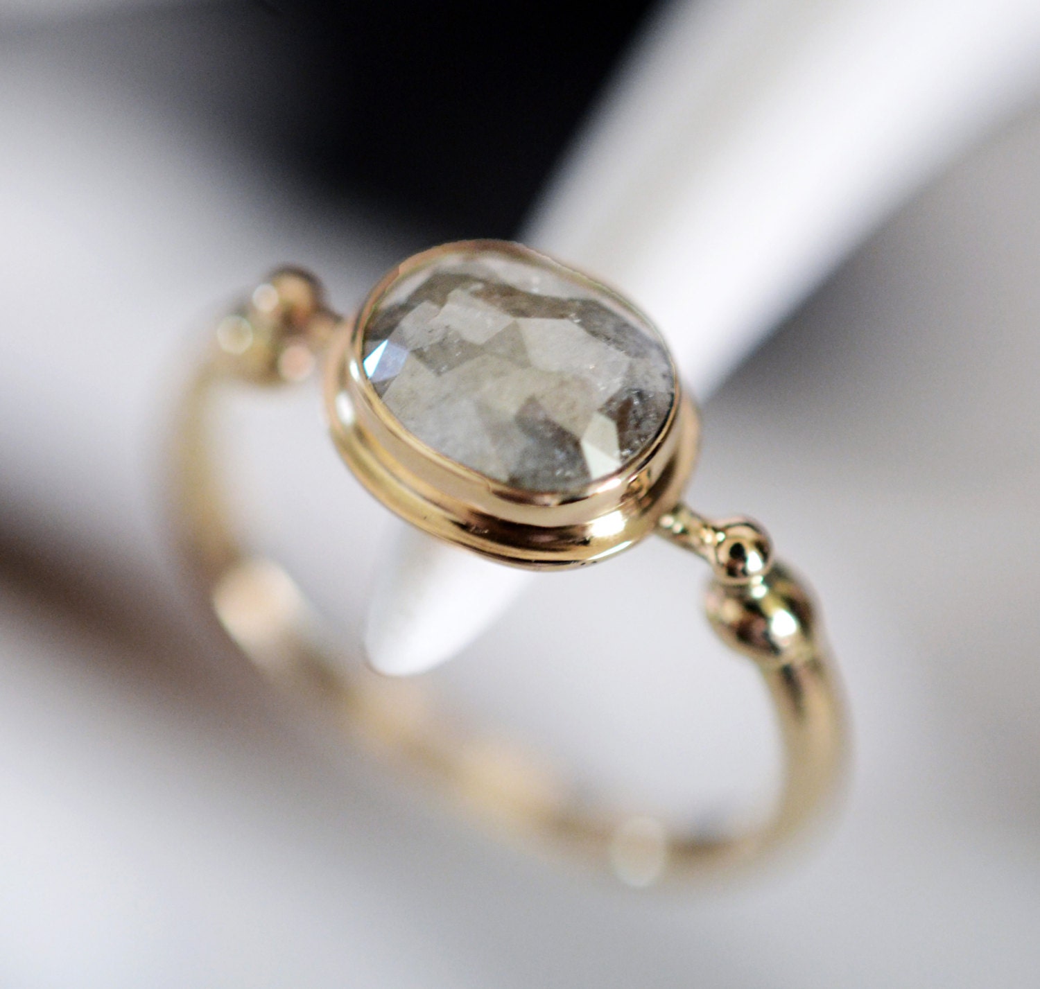 Diamond engagement ring in 14k gold, rose cut