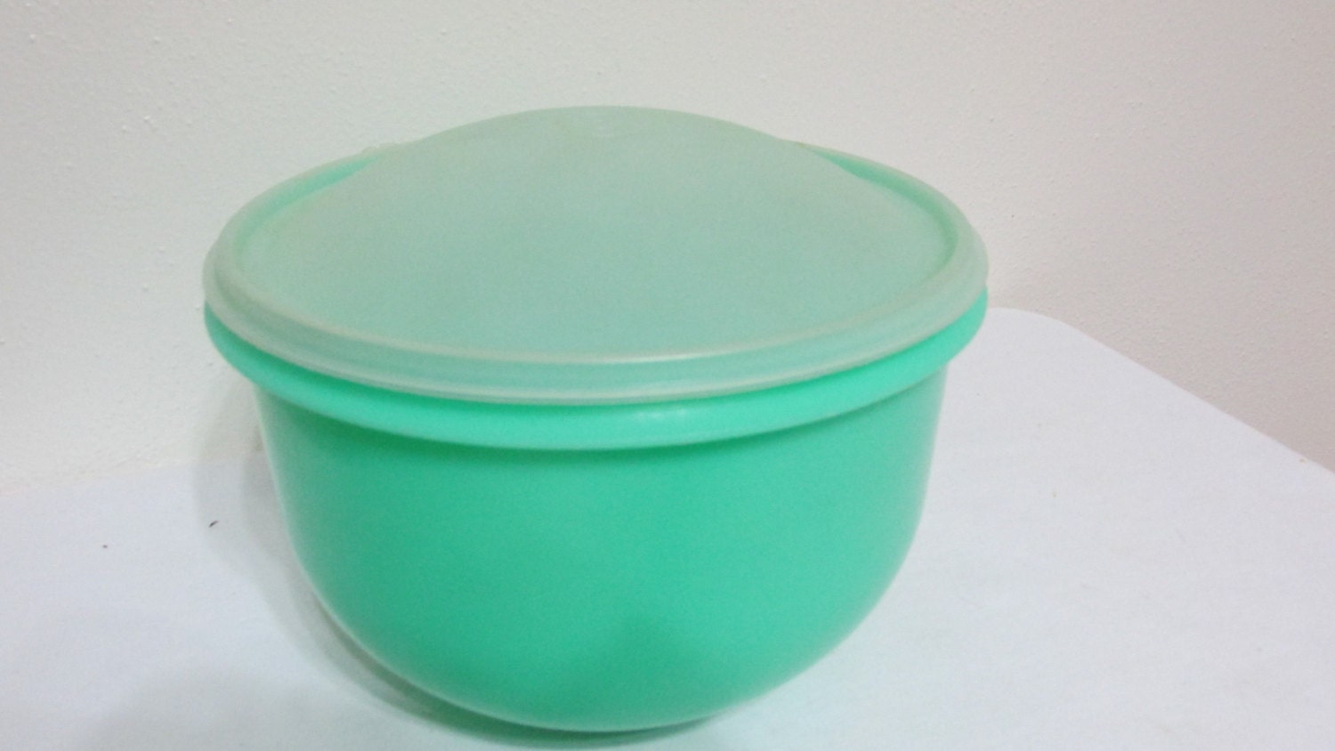 Tupperware Lettuce Keeper with Spike Insert by LuRuUniques on Etsy