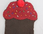 Chocolate Raspberry (4), cupcake, sprinkles, cherry on top, felt, purse