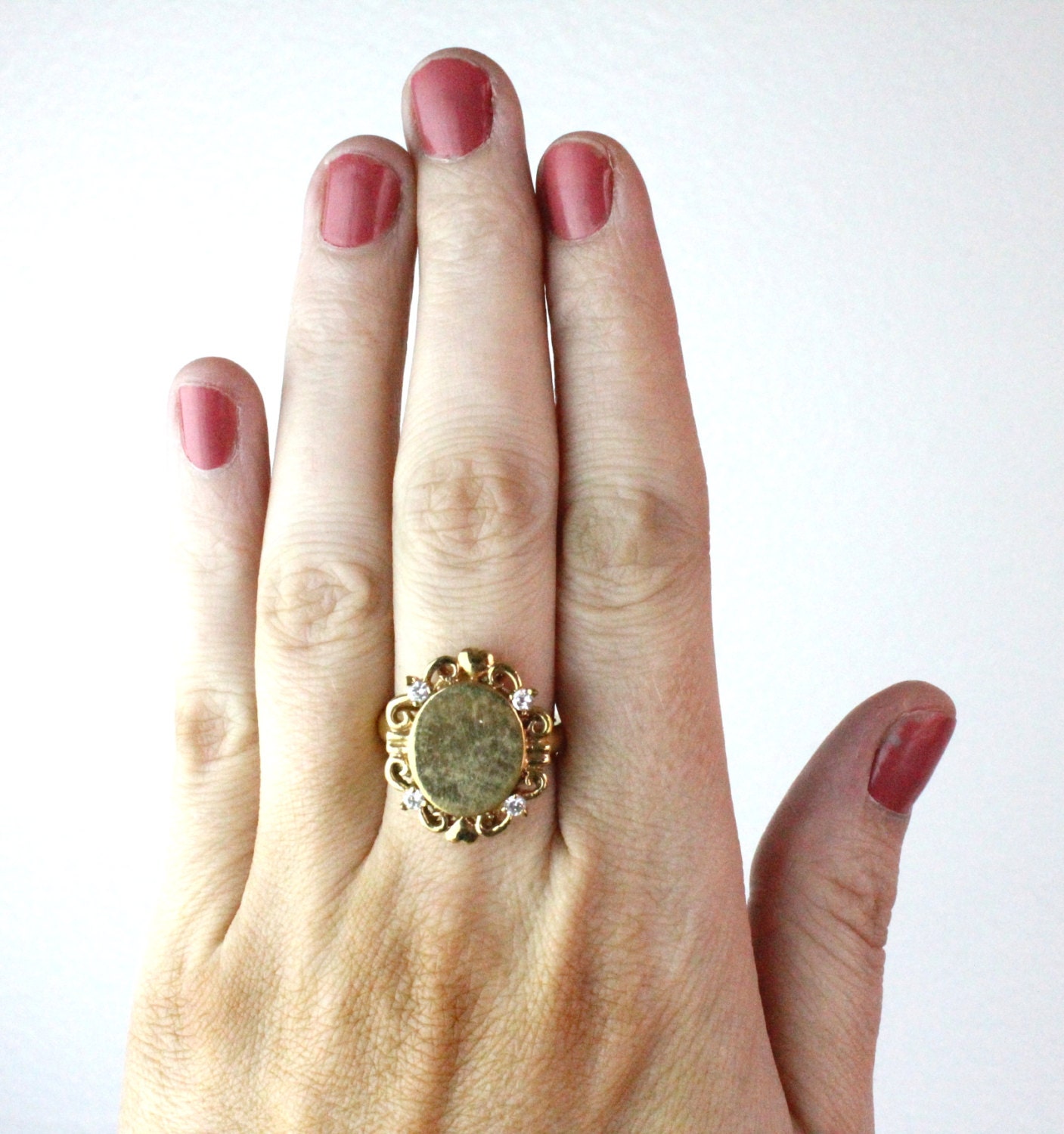Vintage Gold Tone Rhinestone Ring Sz 5.5-6