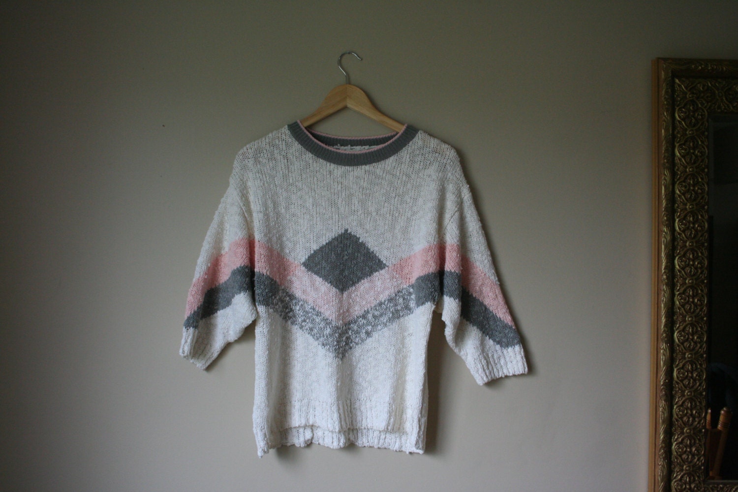 Chevron Diamond Sweater / 80s Novelty Sweater / Southwest Aztec / Baby Pink and Heather Gray Knit Top / Size Medium Sweater