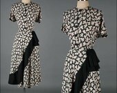 vintage 1940s dress . black rayon . pink waves . 3313