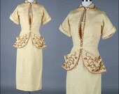 vintage 1940s dress . wheat linen . fabulous details . 3277
