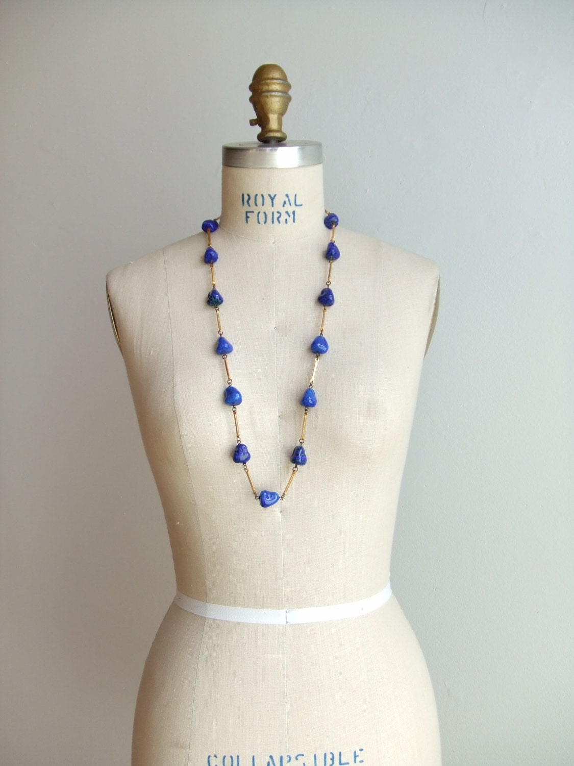 Vintage 1930s lapis glass stone necklace