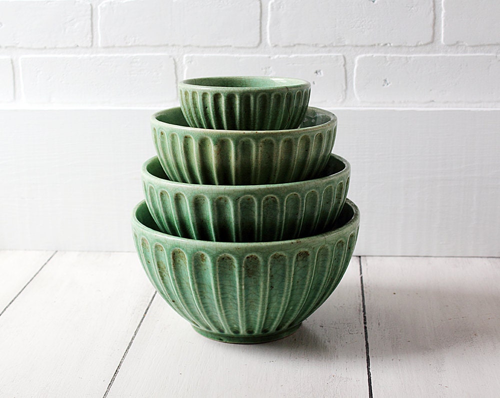 Set of 4 Vintage Bowls - Green Pottery Nesting Bowls
