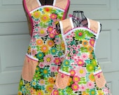 Matching Mother Daughter Apron Set  Retro style Aprons