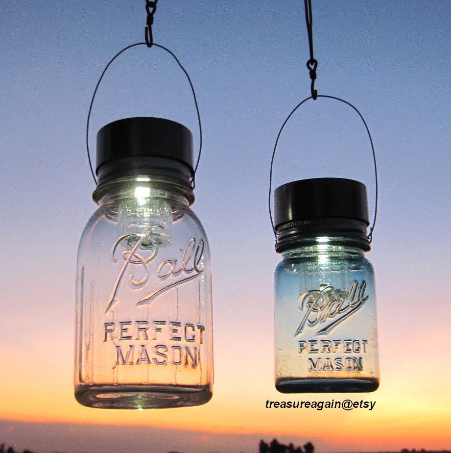 Country Cabin Lantern Decor Hanging Mason Jar Solar Lights, Outdoor Lake Cabin Country Home Upcycled Ball Jar Solar Lights with Hangers