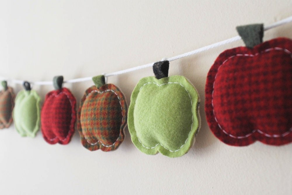 Farmers Market Apple Garland - Primitive Country Bunting - Gardening Home Decor