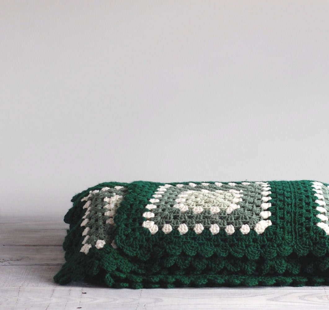 Vintage Handmade Granny Square Afghan / Emerald Green Crochet Throw