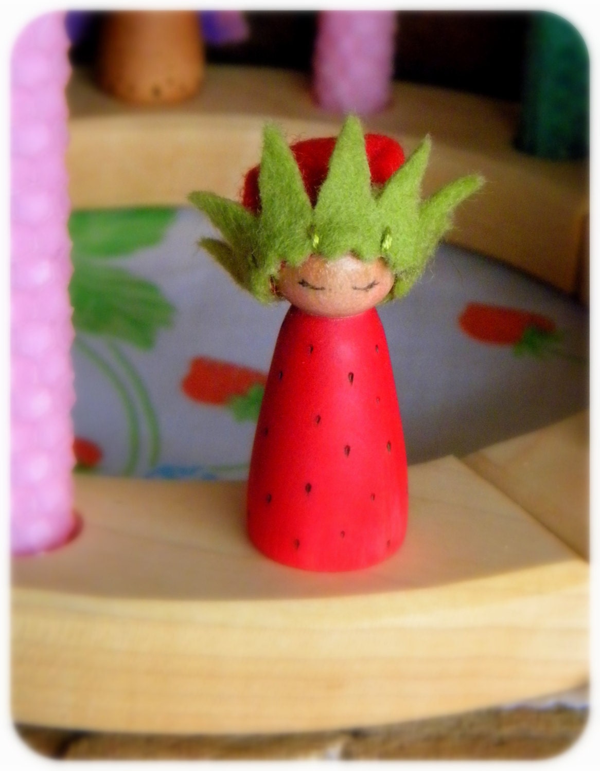 Strawberry Princess Birthday Ring Decor, Strawberry Small Wooden Peg Doll, strawberry crown, Girl Birthday, green, red, wood burned