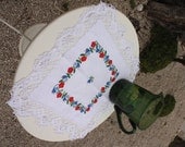 Lovely Hand-Embroidered Vintage Linen Tablecloth  - circa 1960s
