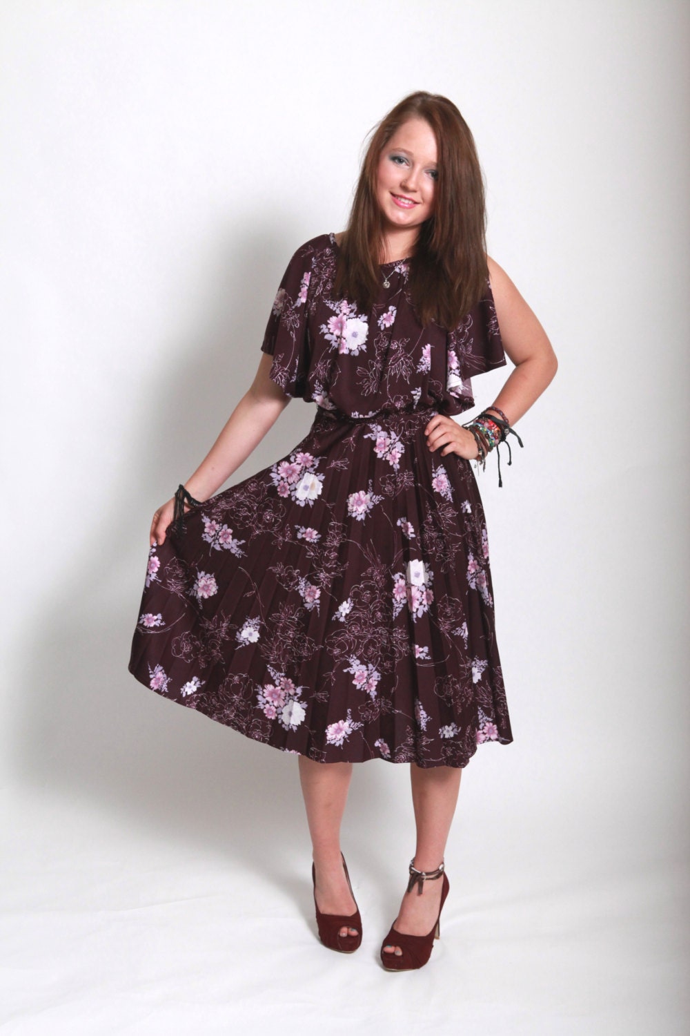 Vintage 1970s burgundy maroon flower pleated midi dress