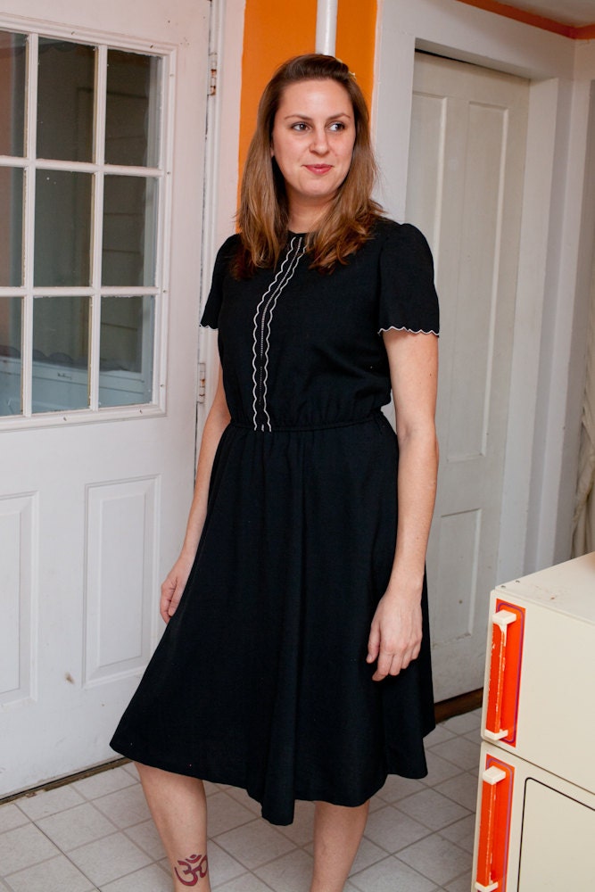 70s does 40s - vintage scallop dress