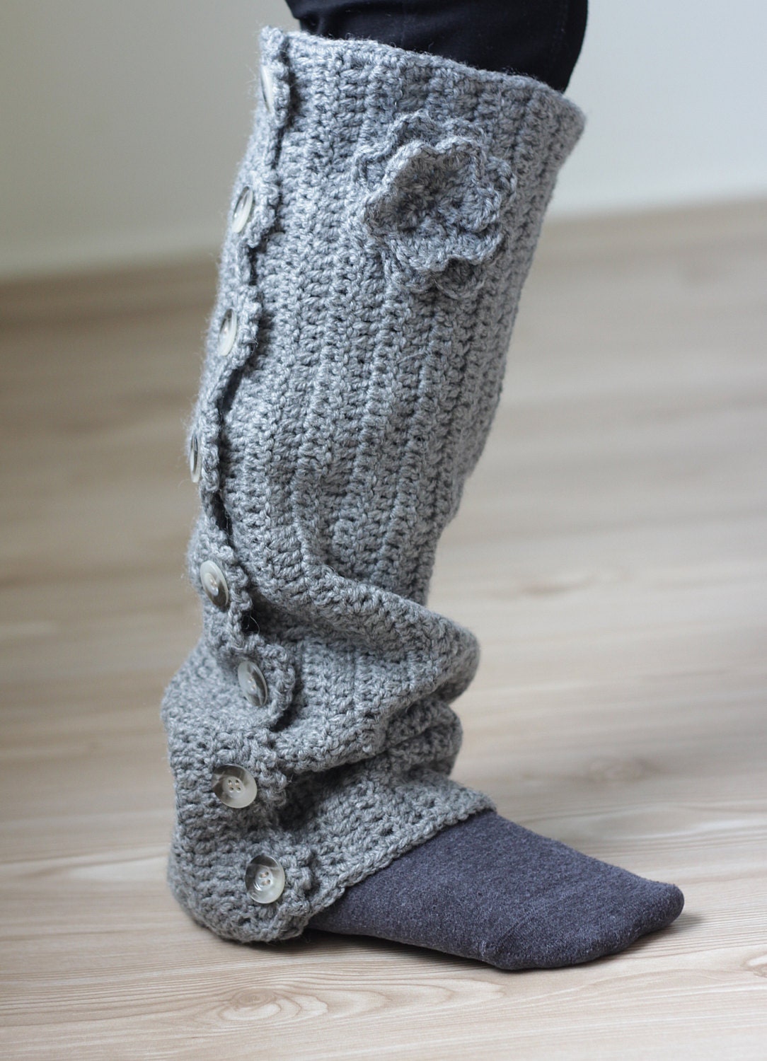 Crochet Leg warmer, Gray pastel beautiful fashionable leggings with a rose